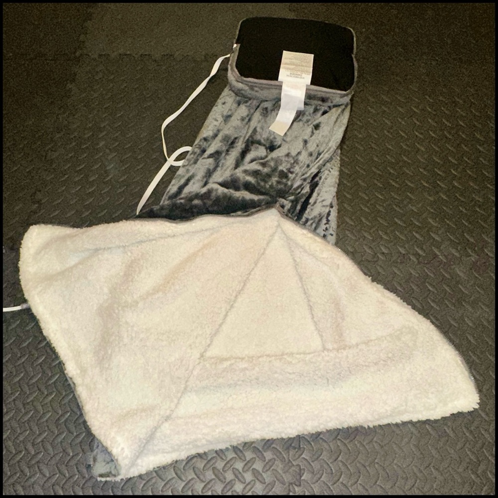 🔥♨️Sharper Image Gray Massaging Heating Wrap with Sherpa Lining - Picture 15 of 16